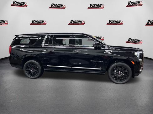 Used 2024 GMC Yukon XL Denali image 4