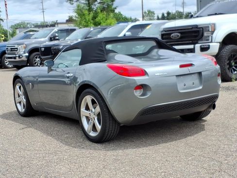 Used 2006 Pontiac Solstice Convertible w/ Premium Package RWD image 3