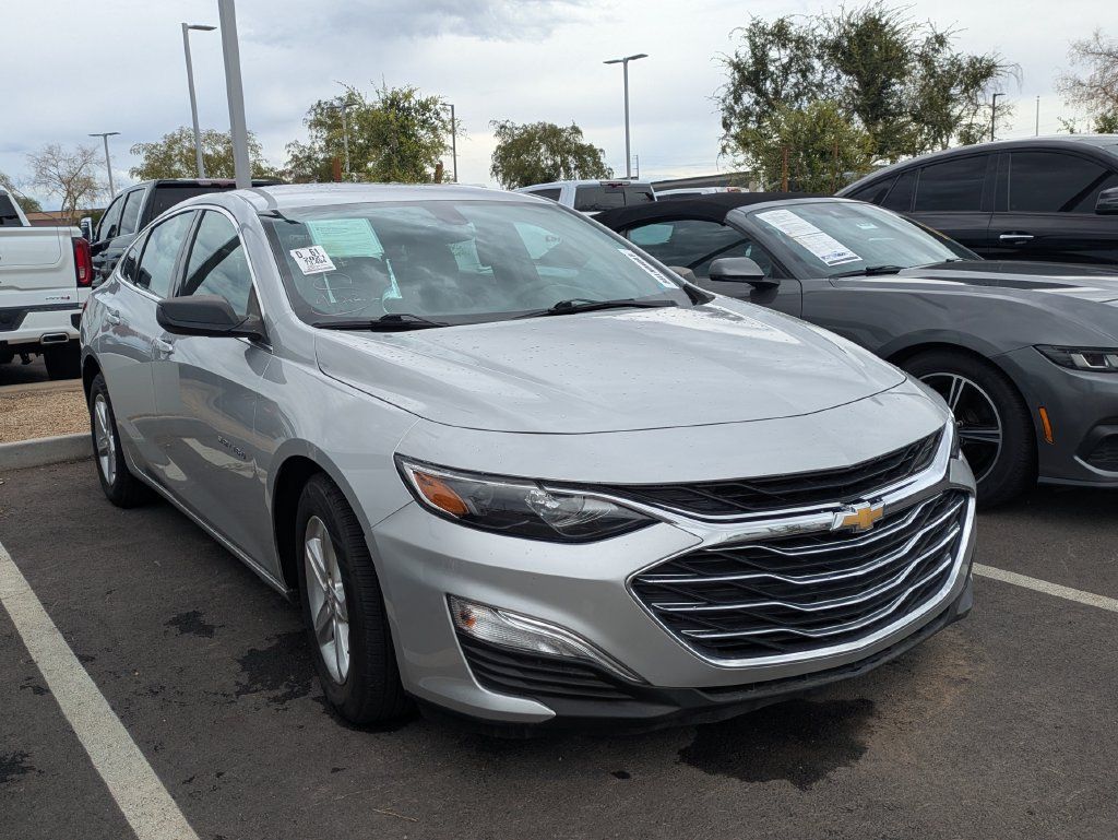 Used 2021 Chevrolet Malibu LS FWD image 1