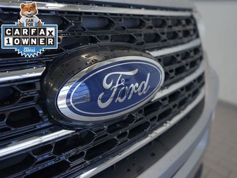 Used 2023 Ford Explorer XLT w/ Equipment Group 202A AWD/4WD image 18