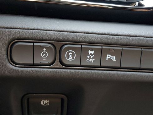 Certified 2025 Acura MDX w/ Technology Package image 32