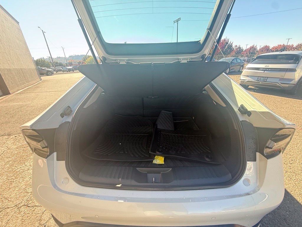 Used 2025 Toyota Prius Plug-In Hybrid FWD image 17
