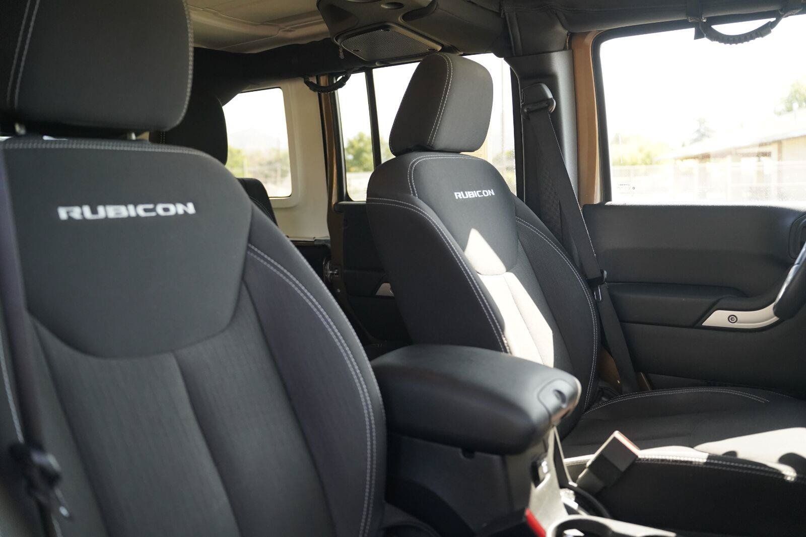 Used 2015 Jeep Wrangler Unlimited Rubicon w/ Connectivity Group AWD/4WD image 21