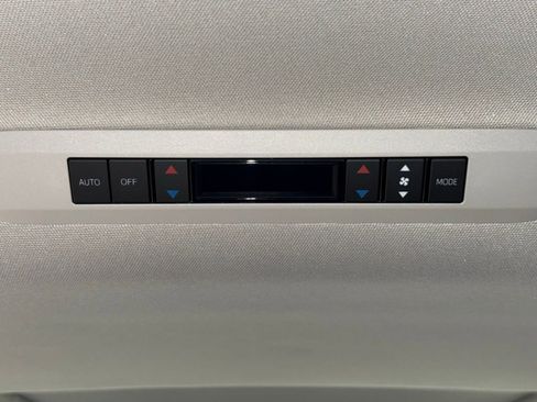 Used 2024 Toyota Sienna Limited AWD/4WD image 22