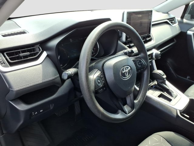 Used 2024 Toyota RAV4 XLE FWD image 6