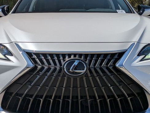 Used 2025 Lexus ES 300h w/ Premium Package FWD image 36