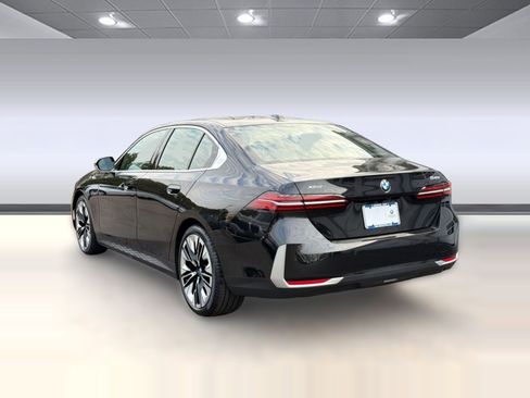 Certified 2026 BMW 540i xDrive image 3