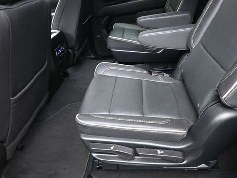 Used 2023 Chevrolet Suburban Premier image 21