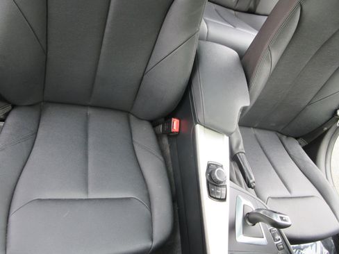 Used 2016 BMW 320i Sedan image 27