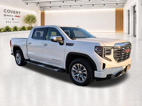 Used 2020 GMC Sierra 1500 AT4 w/ AT4 Premium Package AWD/4WD image 2