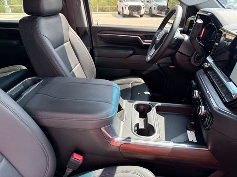 Used 2024 GMC Sierra 2500 SLT w/ Texas SLT Premium Package AWD/4WD image 21