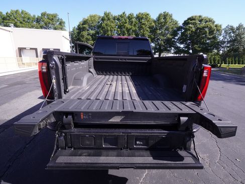 Used 2024 GMC Sierra 3500 Denali Ultimate AWD/4WD image 31