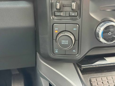 Used 2024 Ford F350 Lariat w/ Lariat Ultimate Package AWD/4WD image 34