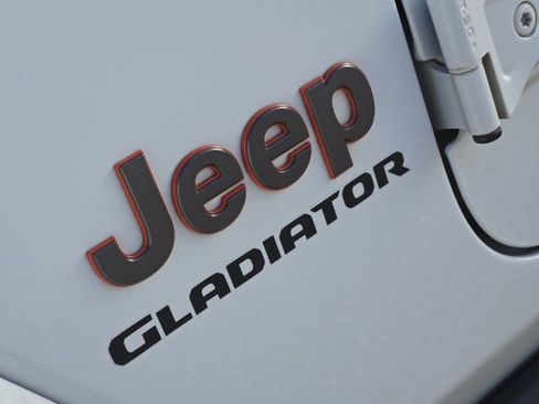 Used 2020 Jeep Gladiator Mojave image 13