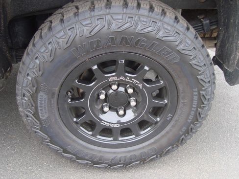 Used 2025 GMC Sierra 1500 AT4X w/ AT4X AEV Edition AWD/4WD image 6