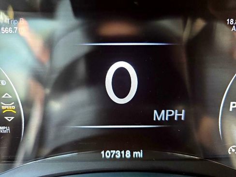 Used 2015 Jeep Grand Cherokee Limited w/ Luxury Group II image 11