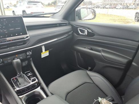 New 2026 Jeep Compass Latitude AWD/4WD image 11