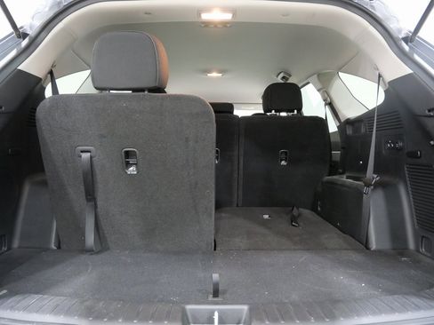 Used 2023 Kia Sorento LX image 27