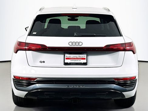 Used 2024 Audi Q8 e-tron Premium Plus w/ Premium Plus Package image 3