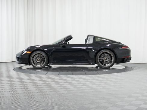 Certified 2022 Porsche 911 50th Anniversary Edition AWD/4WD image 40