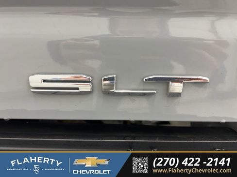 Used 2024 GMC Sierra 2500 SLT w/ SLT Premium Package image 19