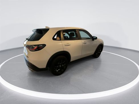 Used 2023 Honda HR-V Sport image 7