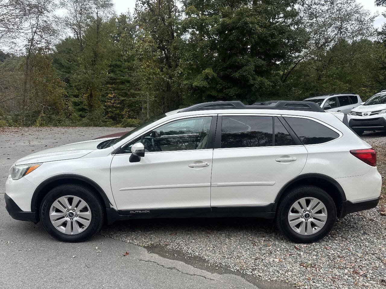 Used 2015 Subaru Outback 2.5i Premium AWD/4WD image 14
