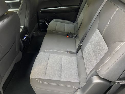 Used 2025 GMC Acadia Elevation image 24