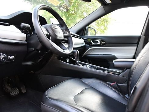 Used 2023 Jeep Compass Limited AWD/4WD image 13