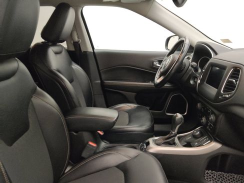 Used 2018 Jeep Compass Latitude w/ Popular Equipment Group AWD/4WD image 21