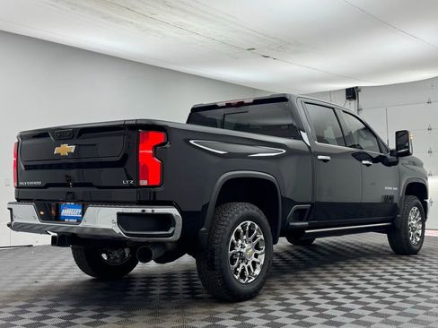 Used 2026 Chevrolet Silverado 3500 LTZ w/ LTZ Premium Package AWD/4WD image 9