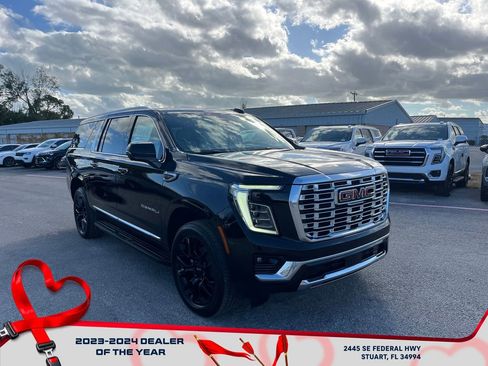 New 2026 GMC Yukon XL Denali image 3
