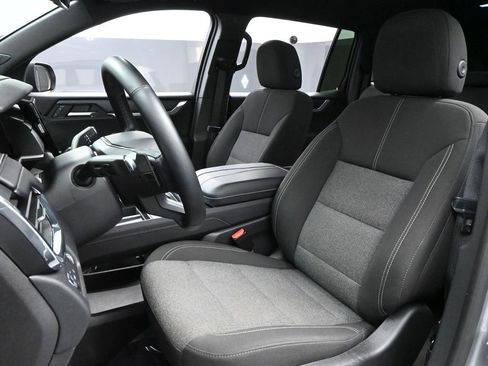 Used 2025 GMC Acadia Elevation image 9