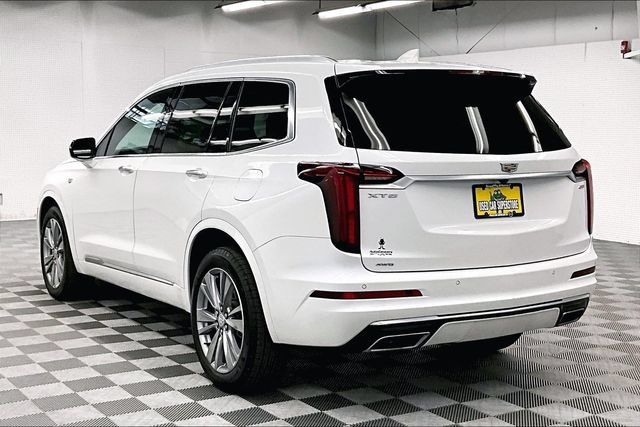 Used 2023 Cadillac XT6 Premium Luxury AWD/4WD image 2