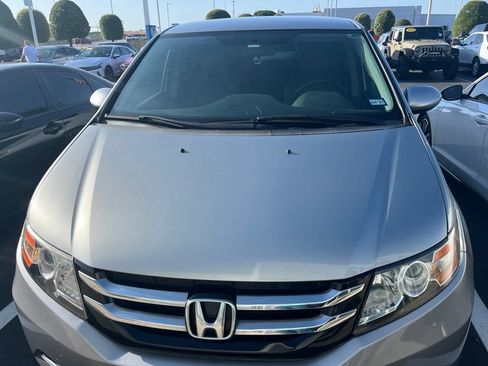 Used 2016 Honda Odyssey SE image 2