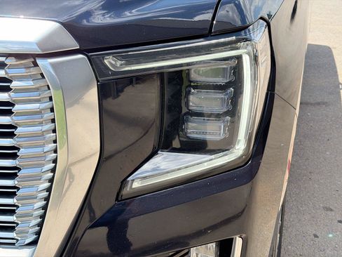 Used 2023 GMC Yukon Denali AWD/4WD image 10