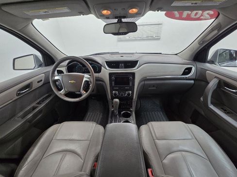 Used 2017 Chevrolet Traverse LT FWD image 12