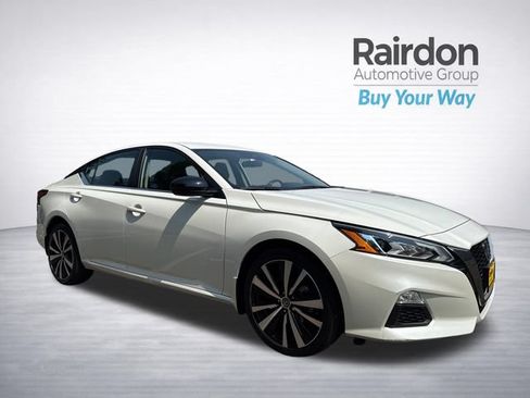 Used 2022 Nissan Altima 2.5 SR AWD/4WD image 1