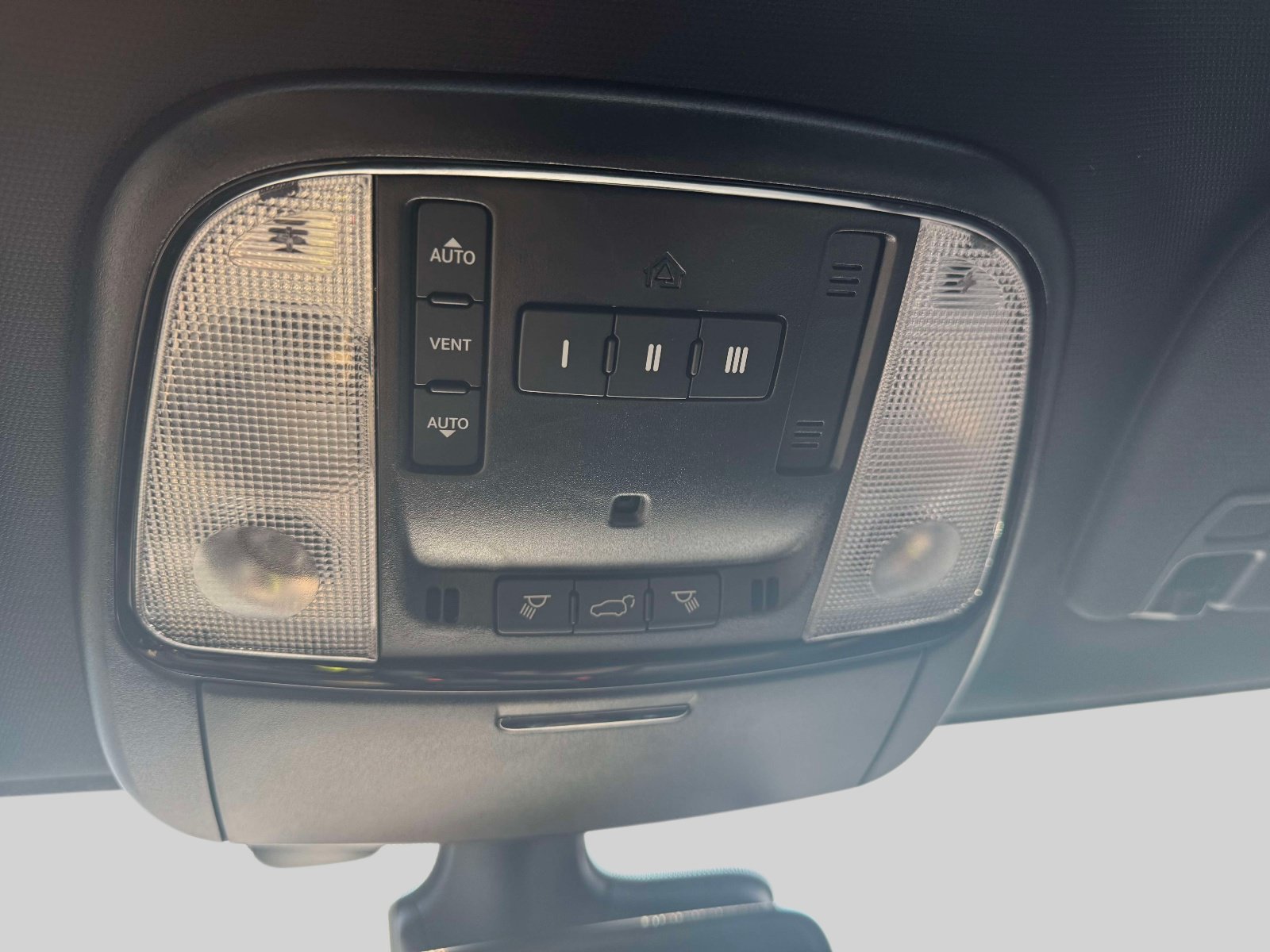 Used 2025 Dodge Durango R/T AWD/4WD image 28