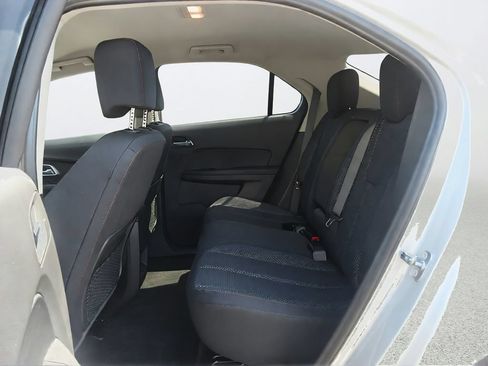 Used 2017 Chevrolet Equinox LS FWD image 32
