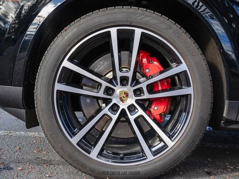 Used 2024 Porsche Cayenne S image 54