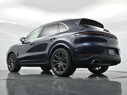 Certified 2024 Porsche Cayenne AWD/4WD image 22
