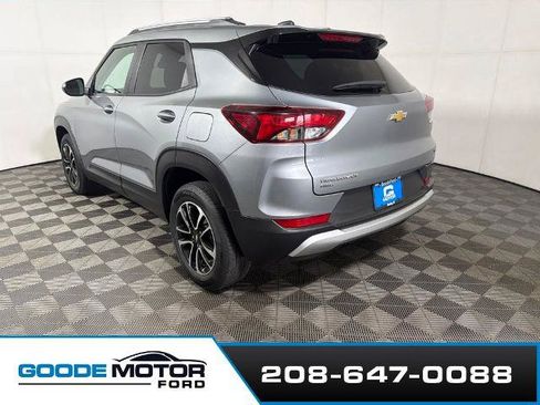 Used 2025 Chevrolet TrailBlazer LT AWD/4WD image 5