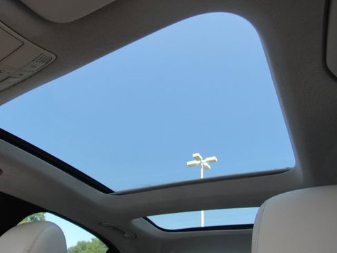 Used 2016 Mercedes-Benz C 300 Sedan image 7