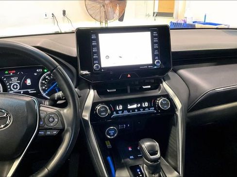 Used 2021 Toyota Venza XLE w/ Softex Package image 9