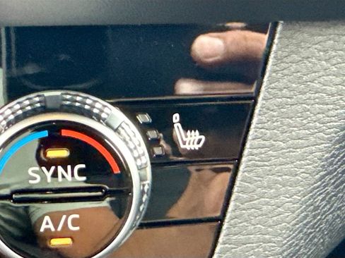 New 2026 Mitsubishi Outlander SE image 21