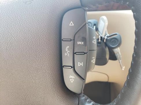 Used 2011 Buick Lucerne CXL FWD image 26