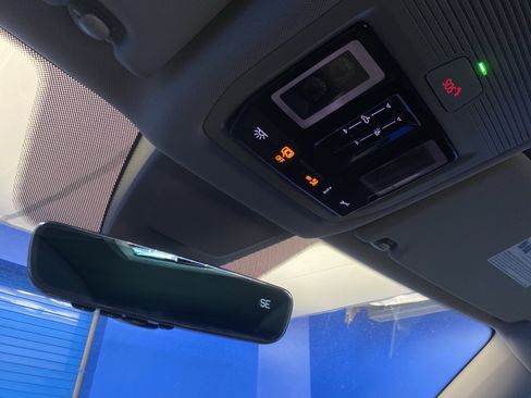 New 2026 Volkswagen Atlas SEL image 23