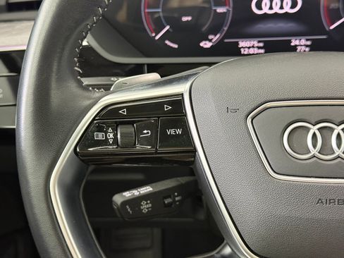 Used 2021 Audi e-tron Prestige w/ Prestige Package image 19