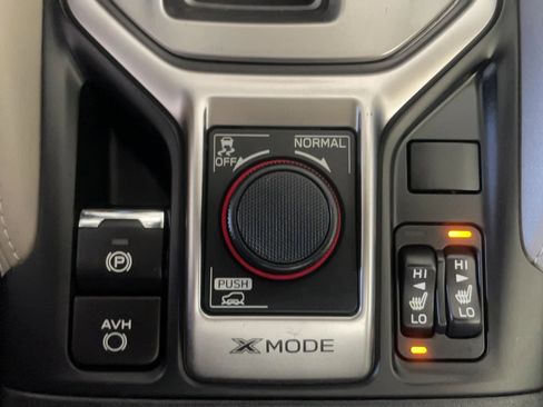 Used 2024 Subaru Forester Premium AWD/4WD image 9